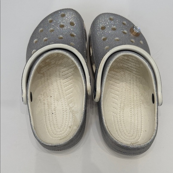 CROCS Women’s Silver Sparkle Clogs Size 7 - Picture 5 of 11